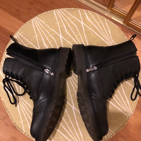 Savaii Womens Round Toe Combat Ankle Boots